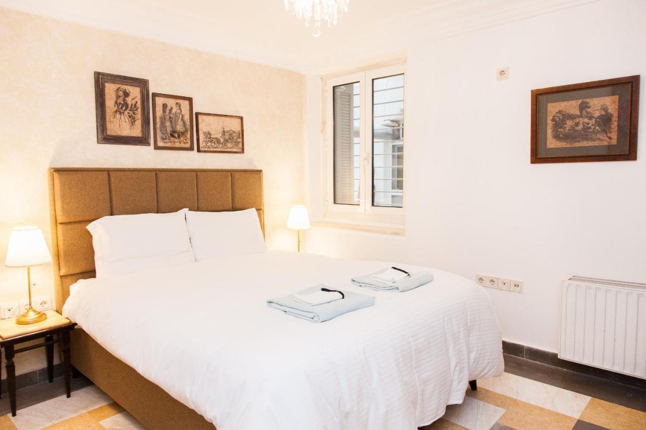 Chic Charming Central Athens Apt. Exterior photo
